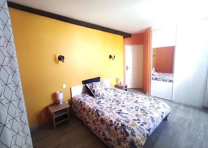 Holiday home Logis De La Passerelle Port-d'Envaux